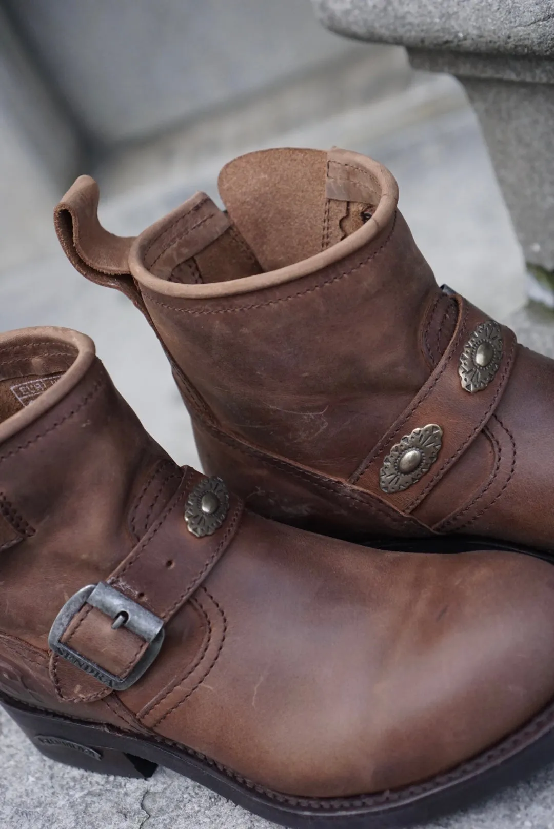 Biker boots short concho's - brown