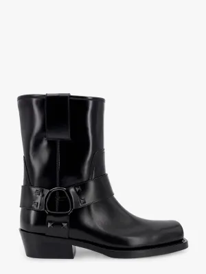 Biker leather boots with iconic studs