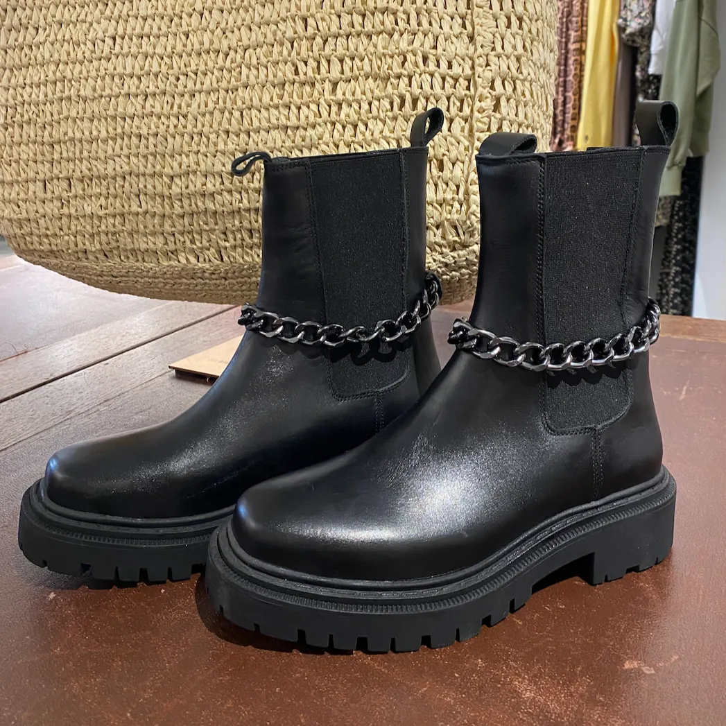 Chelsea Chain biker boots - back