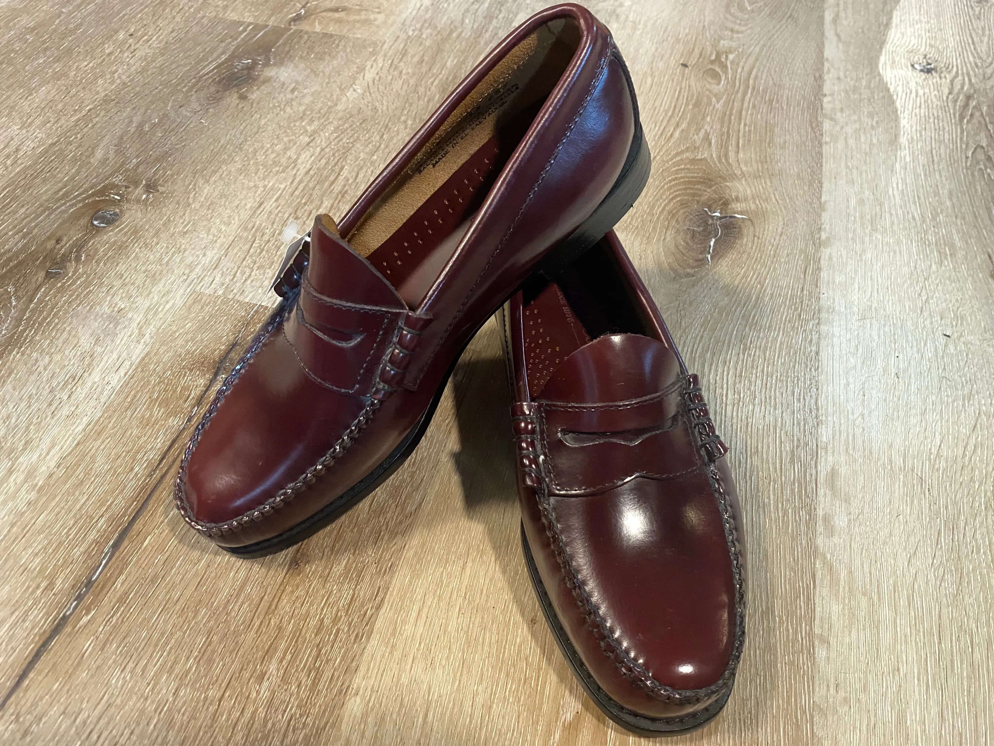 G.H Bass & Co Weejuns Loafer Shoes 8.5M 41/42 NWOT (El Salvador), SOLD