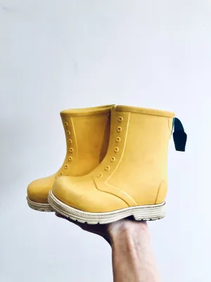 Rainboots // 9 Toddler