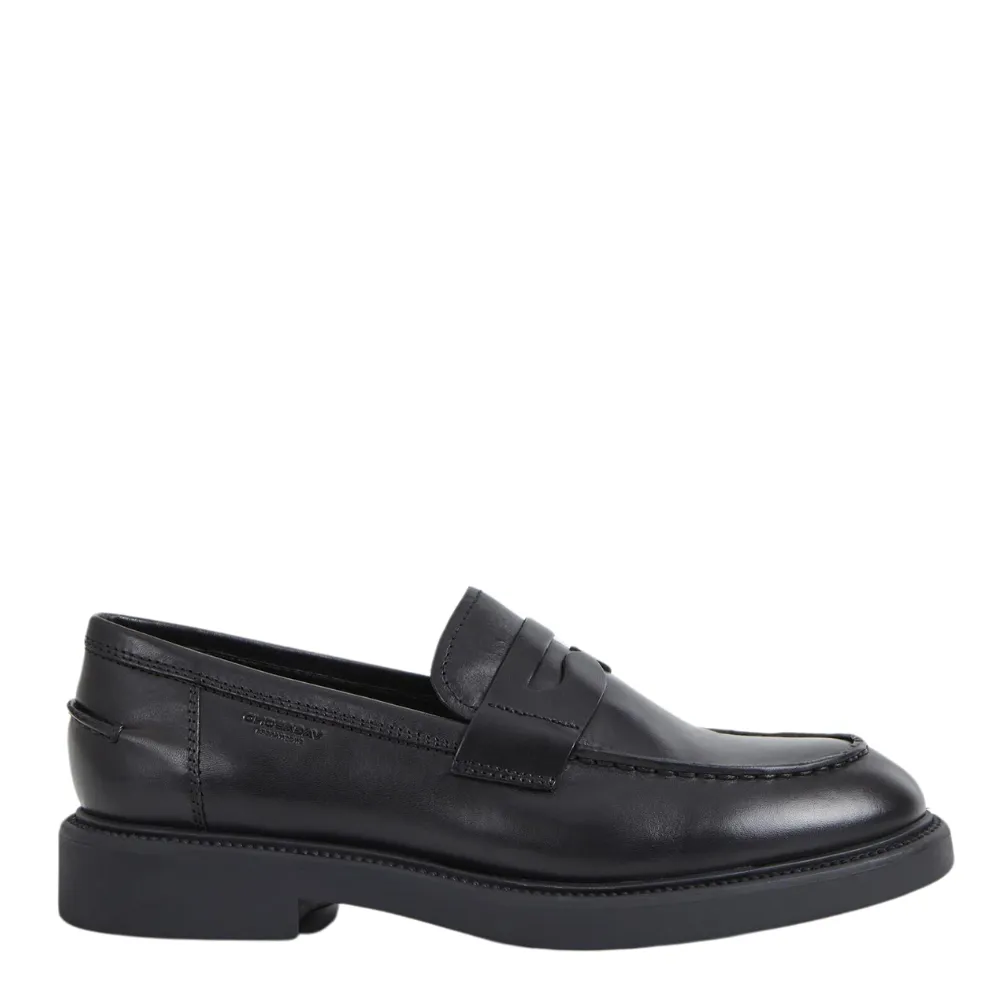 Vagabond Women's Alex W Loafer in Black Leather