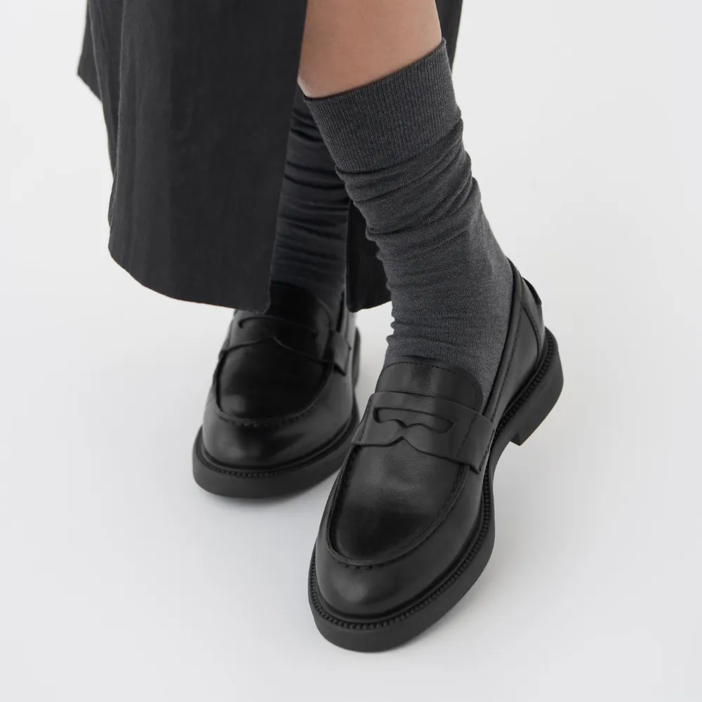 Vagabond Women's Alex W Loafer in Black Leather